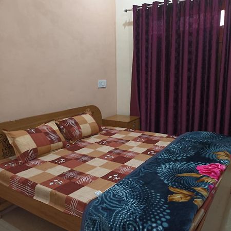 Anant Paying Guest House Ayodhya エクステリア 写真