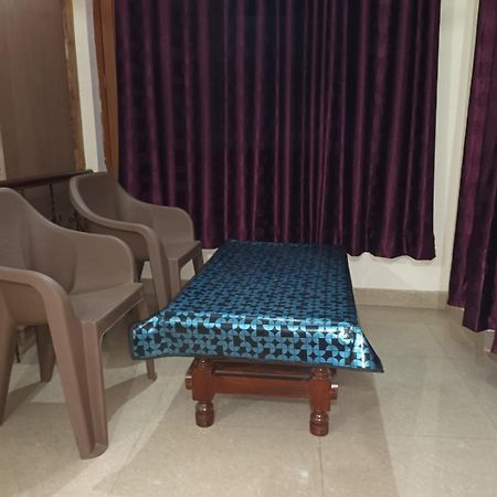 Anant Paying Guest House Ayodhya エクステリア 写真