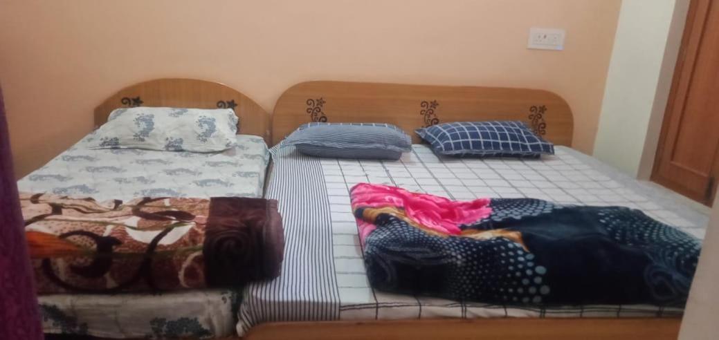 Anant Paying Guest House Ayodhya エクステリア 写真