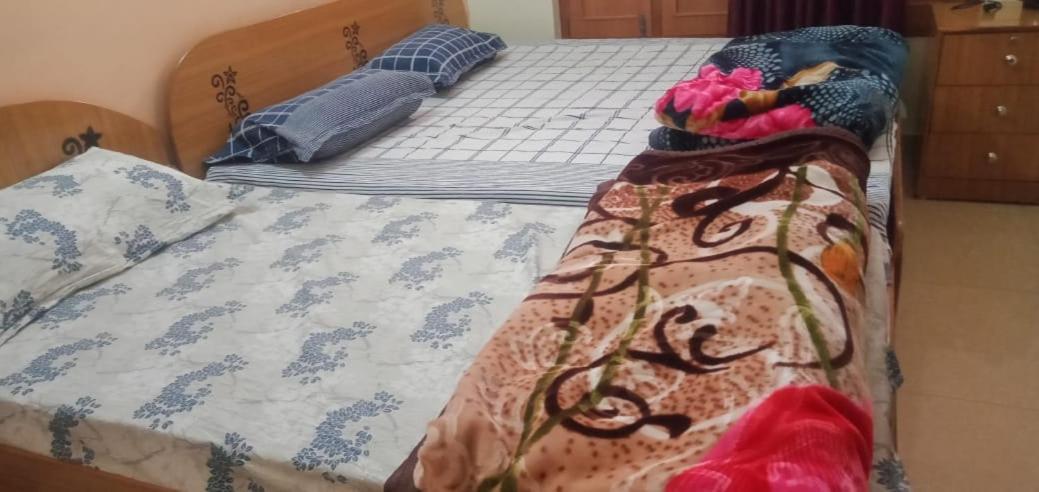 Anant Paying Guest House Ayodhya エクステリア 写真
