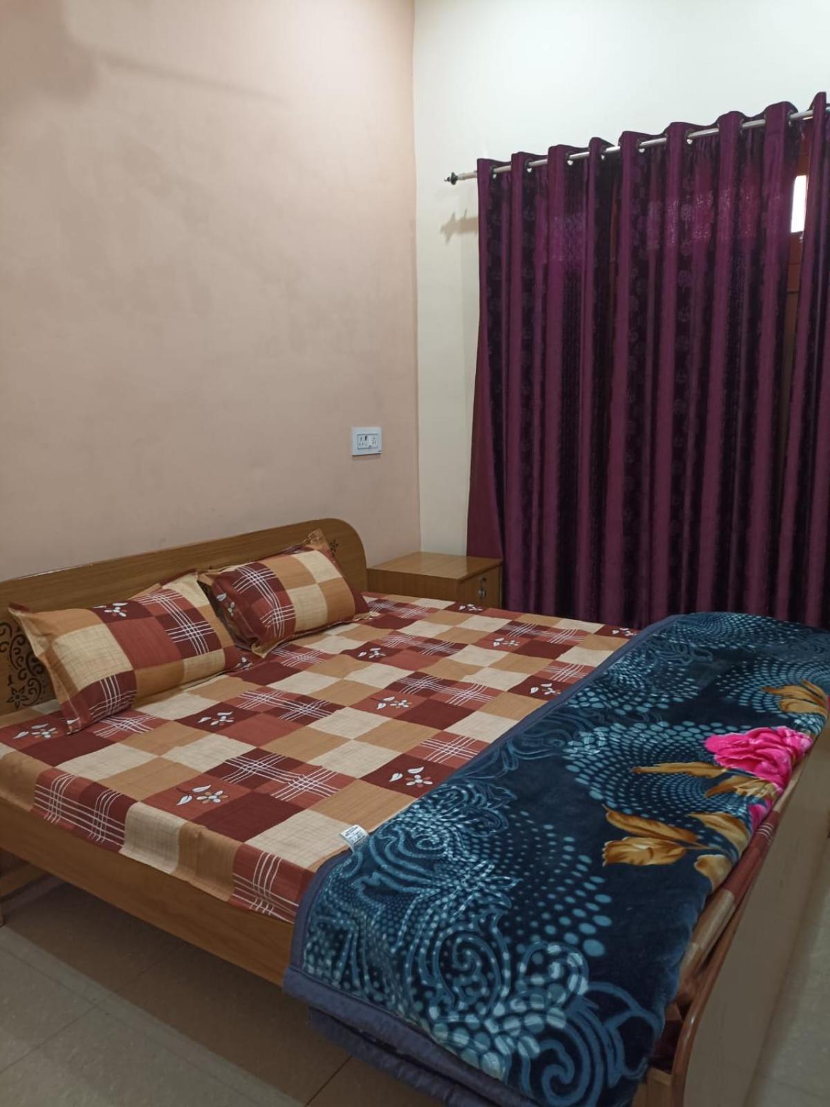 Anant Paying Guest House Ayodhya エクステリア 写真